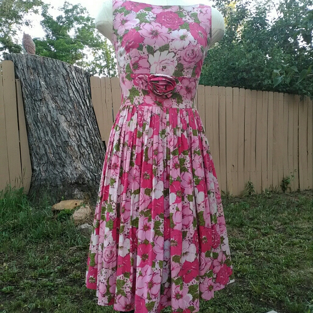 Vintage 1950's Sleeveless Cocktail Dress Pink